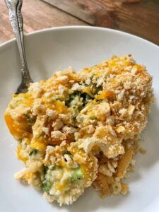 vegetarian cheesy crockpot broccoli rice casserole